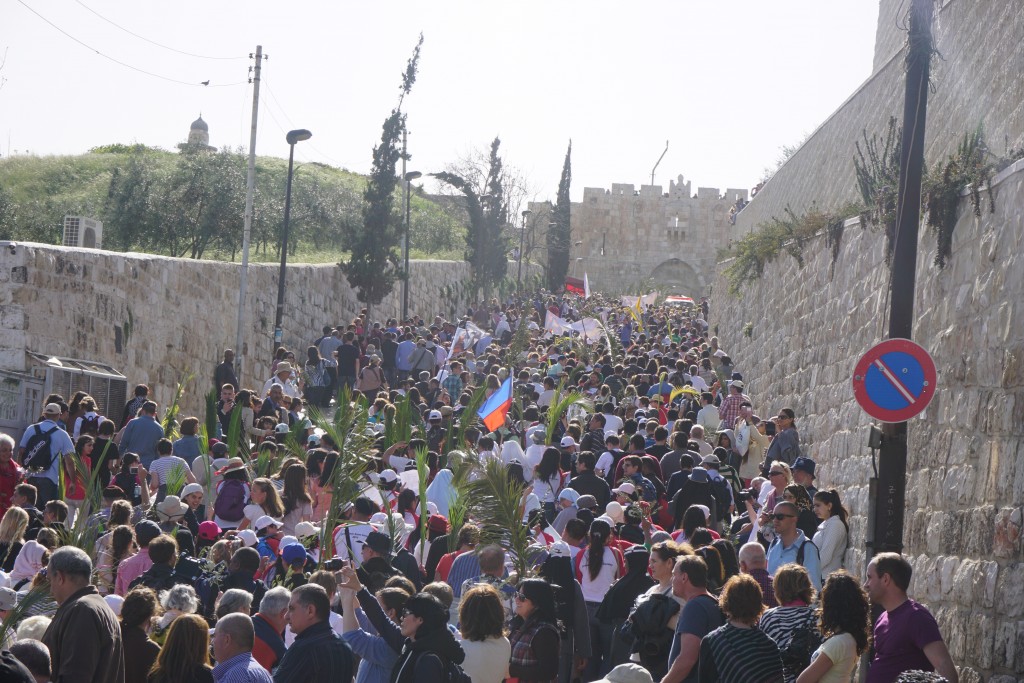Procession på Palmsöndagen i Jerusalem.