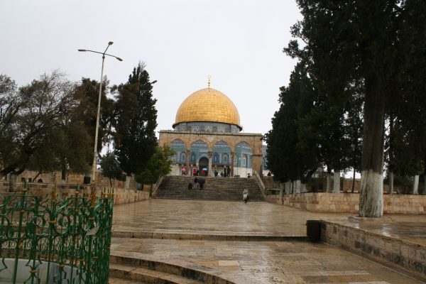 Vem får resa till den heliga staden?