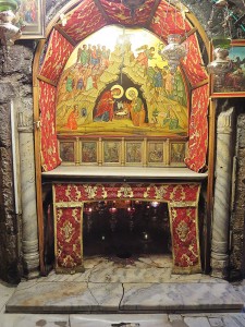 Bild på Jesus födelseplats i Födelsekyrkan i Betlehem.