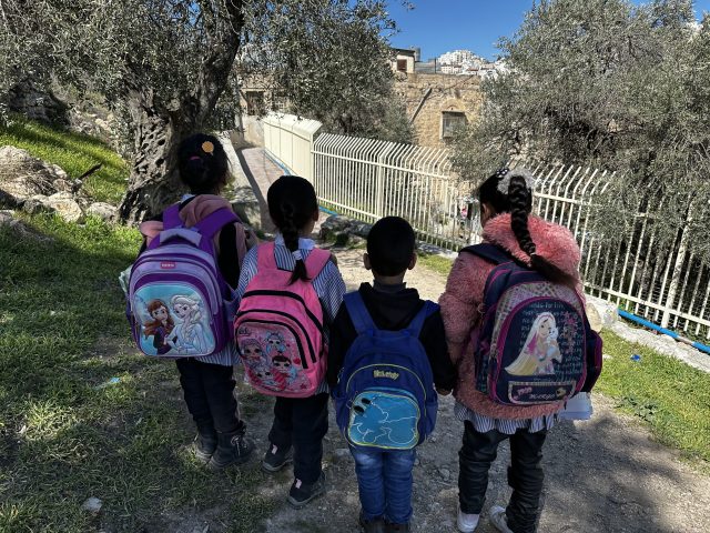 I ett palestinskt skolbarns skor