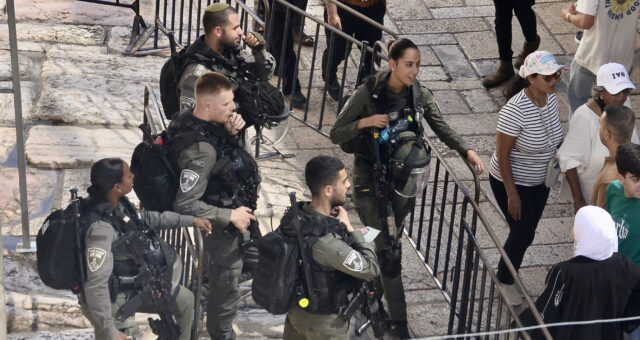 Israeliska perspektiv på militärens närvaro i det israeliska samhället – och i det palestinska ockuperade området