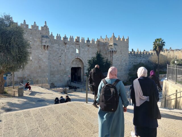 Flera hinder på vägen mot al-Aqsa